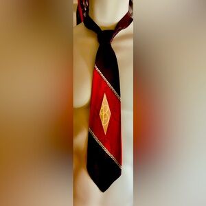 Vintage Men’s Pilgrim Red/Gold/Navy Neck Tie. 52” Length.  See Pics.